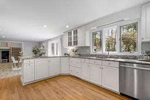 23 Middle Dunstable Rd, Nashua, NH 03062 - Photo 10