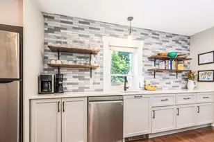 306 Thornton St, Portsmouth, NH 03801 - Photo 12