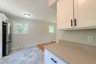 37 Bluff St, Salem, NH 03079 - Photo 6