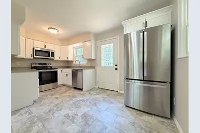 37 Bluff Street, Salem, NH 03079 - Photo 2