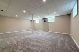 37 Bluff St, Salem, NH 03079 - Photo 16