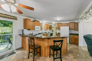 25 Ridgefield Dr, Nashua, NH 03062 - Photo 14