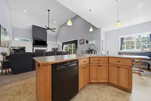 22 Longview Cir, Pelham, NH 03076 - Photo 18
