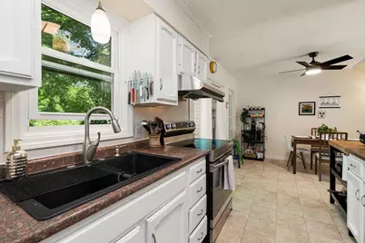 1 Hiawatha Avenue, Essex Junction, VT 05452 - Photo 20