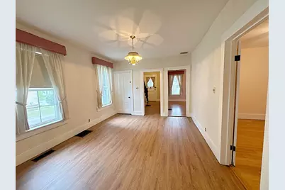 21 Henry Street, Claremont, NH 03743 - Photo 8