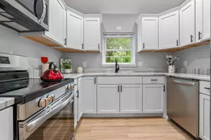 29 Cunningham Dr, Derry, NH 03038 - Photo 10