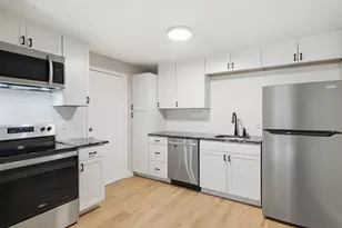 8 Strawberry Bank Rd, Nashua, NH 03062 - Photo 4