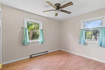 111 Sherwood Square, Essex Junction, VT 05452 - Photo 12