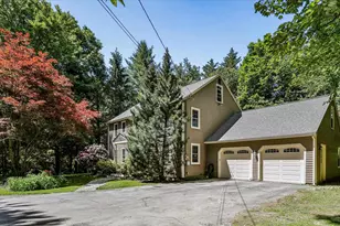 17 Candlewood Dr, Amherst, NH 03031 - Photo 2