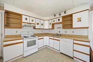 191 Court St, Laconia, NH 03246 - Photo 14