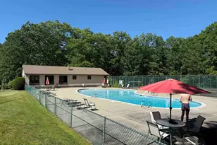 19 Country Club Dr, Manchester, NH 03102 - Photo 14