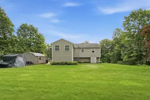 435 Terrie Dr, Pembroke, NH 03275 - Photo 2