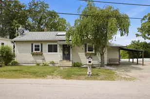 44 Billings St, Manchester, NH 03103 - Photo 1