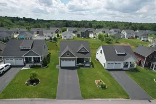 28 Luna Cir, Somersworth, NH 03878 - Photo 2