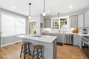 28 Luna Cir, Somersworth, NH 03878 - Photo 4