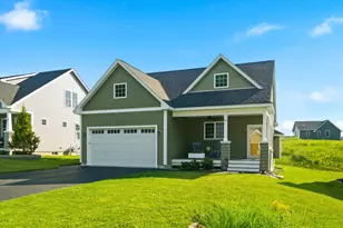 28 Luna Cir, Somersworth, NH 03878 - Photo 1