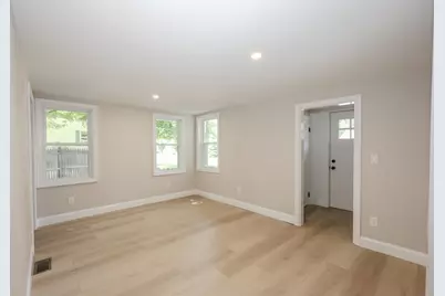 32 Raymond Road, Auburn, NH 03032 - Photo 4
