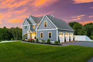 52 Stonehenge Rd, Londonderry, NH 03053 - Photo 2