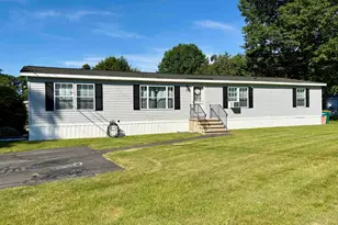 63 Oak Dr, North Hampton, NH 03862 - Photo 2