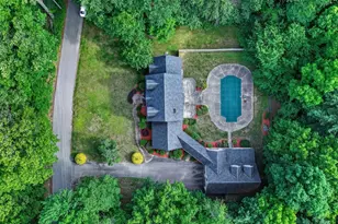 7 Mankill Brook Rd, Plaistow, NH 03865 - Photo 2