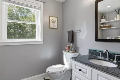 17 Donmac Drive, Derry, NH 03038 - Photo 12
