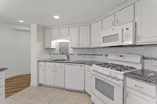 65 Hawthorne Dr, Bedford, NH 03110 - Photo 12