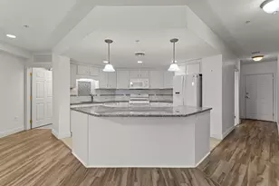 65 Hawthorne Dr, Bedford, NH 03110 - Photo 8