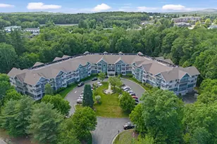 65 Hawthorne Dr, Bedford, NH 03110 - Photo 2