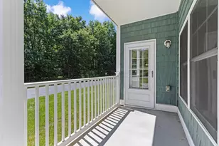 65 Hawthorne Dr, Bedford, NH 03110 - Photo 6
