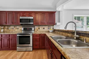 75 McDuffie St, Manchester, NH 03102 - Photo 8