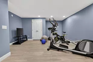 75 McDuffie St, Manchester, NH 03102 - Photo 24