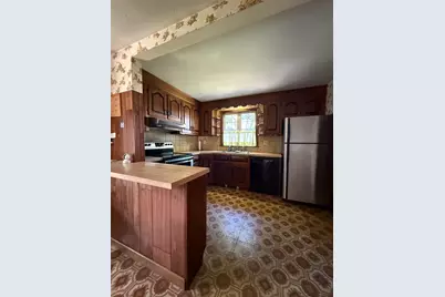 11 Foster Avenue, Manchester, NH 03103 - Photo 10