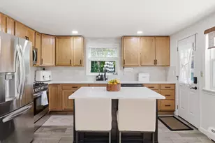 79 Holmes Dr, Manchester, NH 03104 - Photo 2