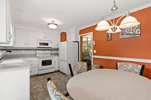 9 Quaker St, Newton, NH 03858 - Photo 6