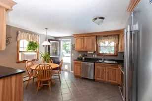 96 Ellingwood St, Manchester, NH 03103 - Photo 4