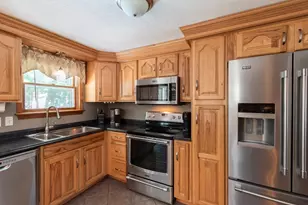 96 Ellingwood St, Manchester, NH 03103 - Photo 2