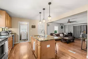 110 Robinson St, Manchester, NH 03104 - Photo 2
