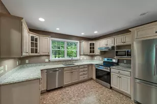 10 Shaws Ln, Dover, NH 03820 - Photo 10