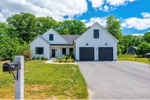 19 Peterson Rd, Rochester, NH 03839 - Photo 2