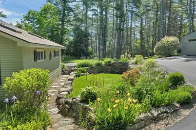 8 Edwards Way, Wolfeboro, NH 03894 - Photo 4