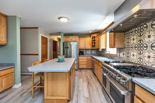 64 Seasons Ln, Londonderry, NH 03053 - Photo 8