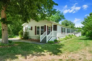 10 Aberdeen Dr, Stratham, NH 03885 - Photo 1