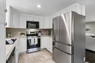 8 Diana Rd, Derry, NH 03038 - Photo 8
