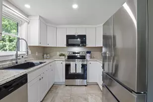 8 Diana Rd, Derry, NH 03038 - Photo 6