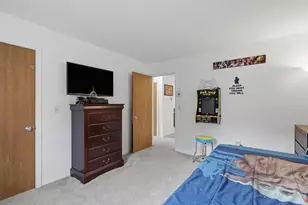 1 Bristol Ct, Derry, NH 03038 - Photo 18