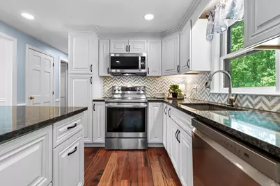 15 Brier Lane, Derry, NH 03038 - Photo 2