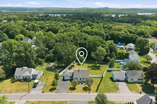 103 Broadway Ave, Manchester, NH 03104 - Photo 14