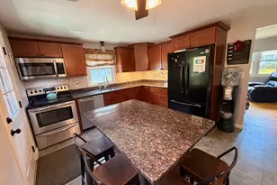 121 Michigan Ave, Manchester, NH 03104 - Photo 4
