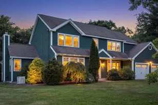 7 Jenny Hill Ln, Nashua, NH 03062 - Photo 2