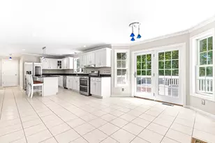105 Wyndridge Cir, Pelham, NH 03076 - Photo 10